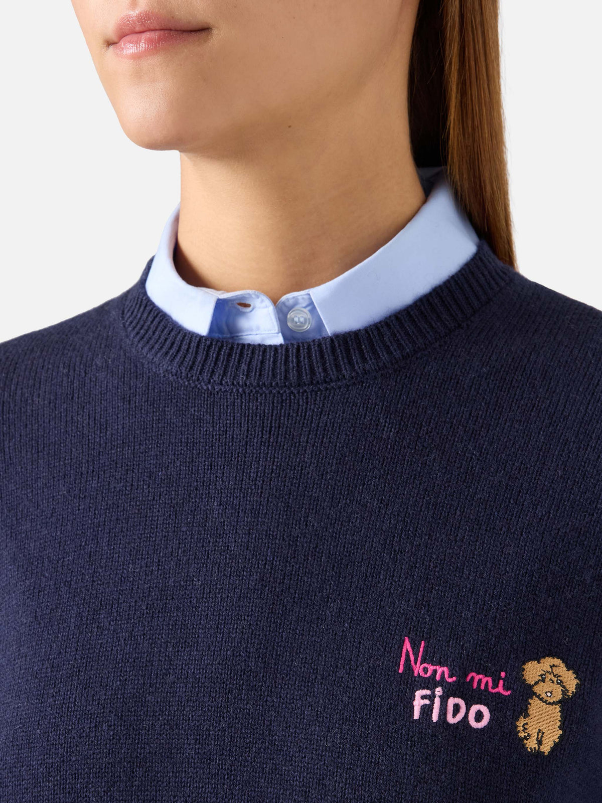 Marineblaues blue New Queen Rundhalspullover aus Wolle-Kaschmir-Mix mit Non Mi Fido-Stickerei 