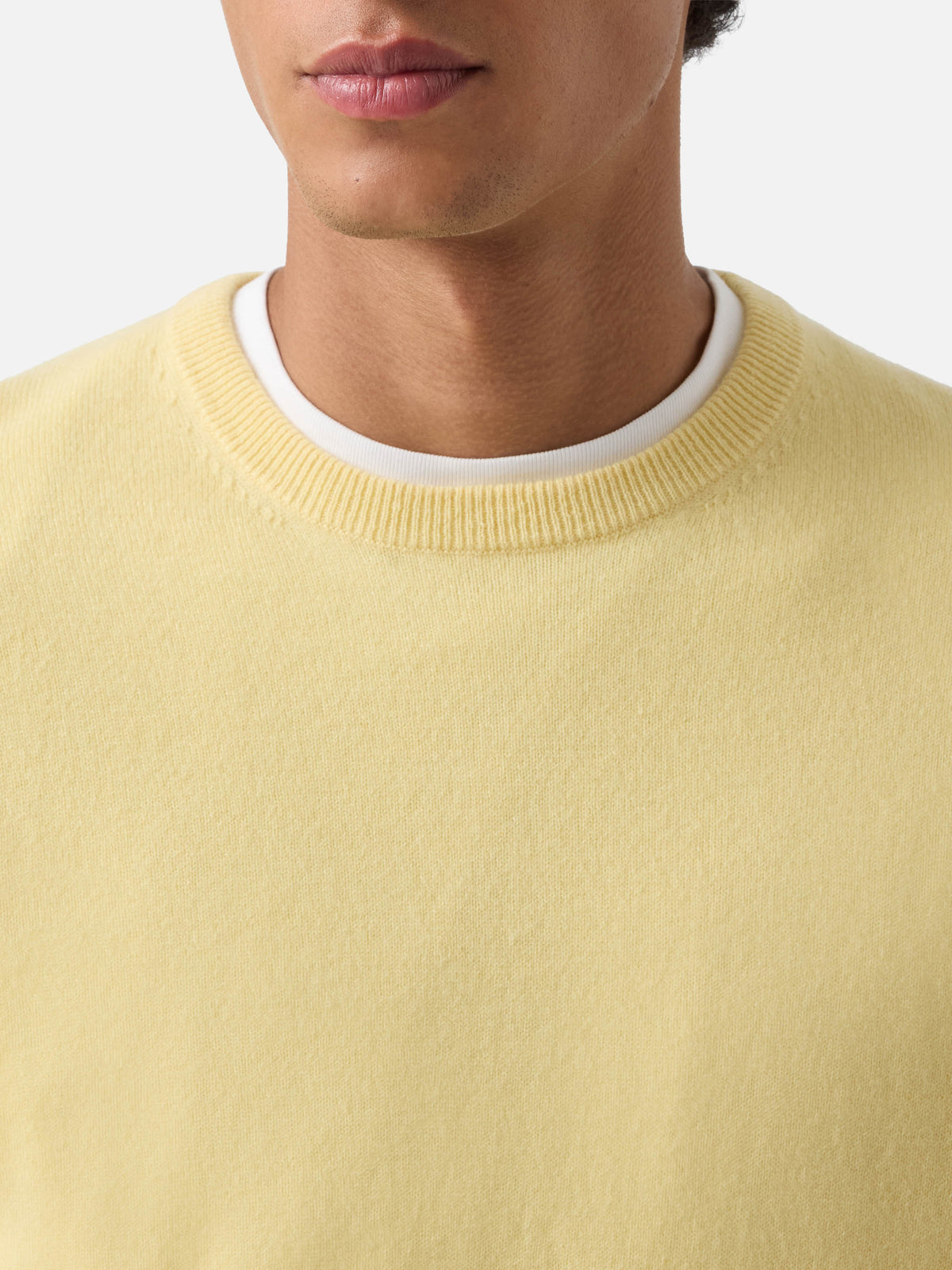 Jersey Regent de cuello redondo en cashmere amarillo 