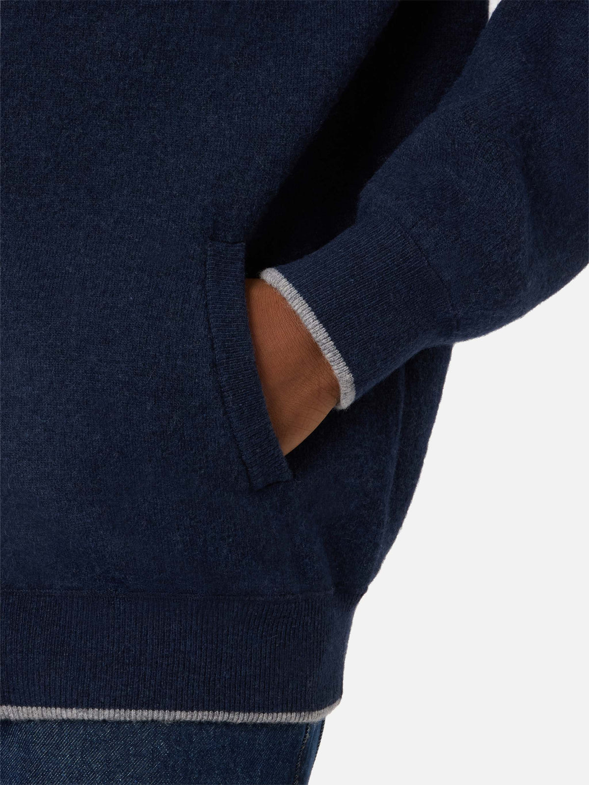 Punto con capucha de lana Ridge Navy blue con monograma SB Legacy 