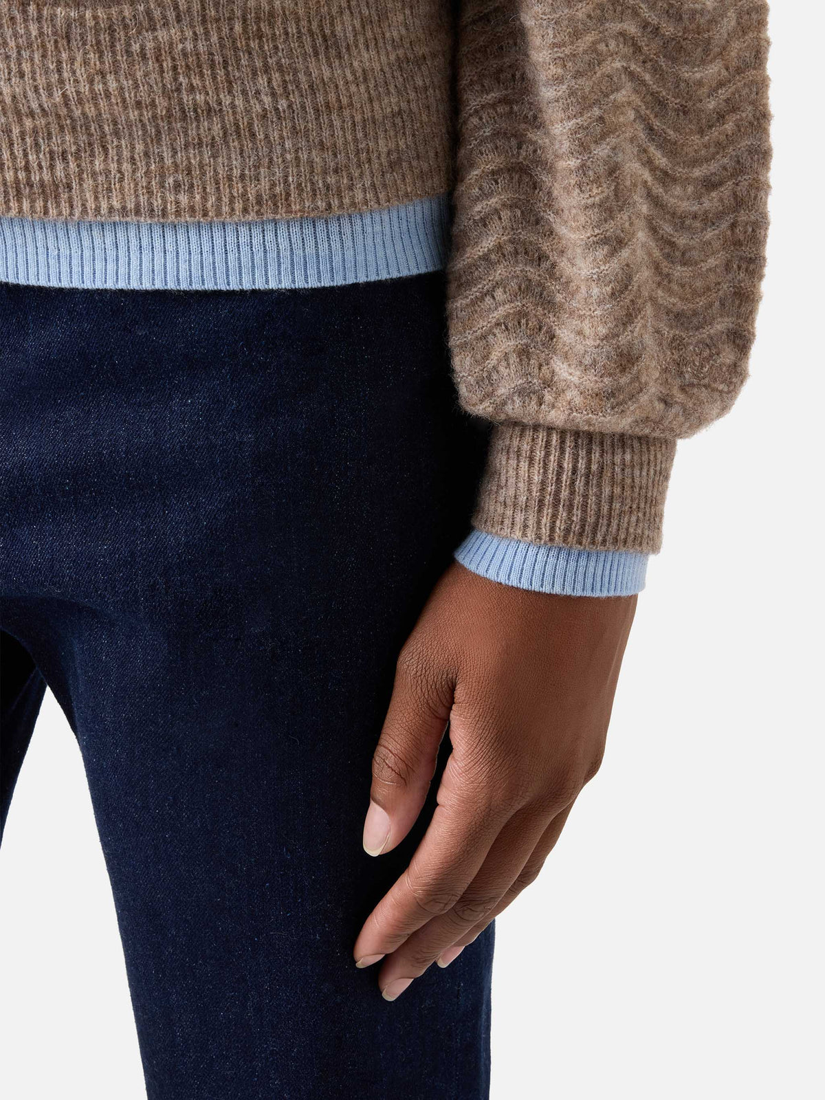 Maglia girocollo Marienne nocciola in morbido misto lana e alpaca con punto onda