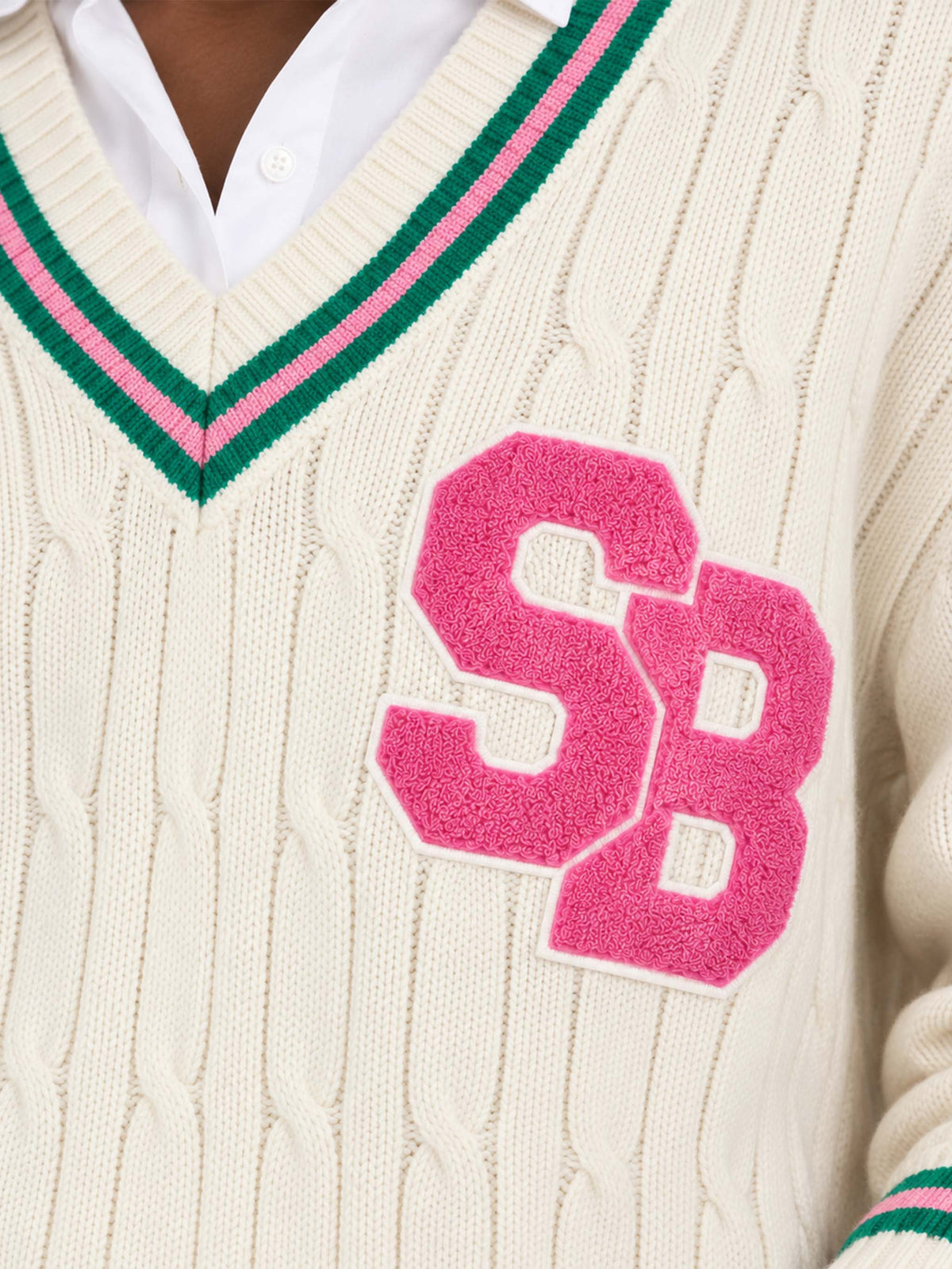 Pull col en V Roger blanc en mélange de cachemire avec patch 