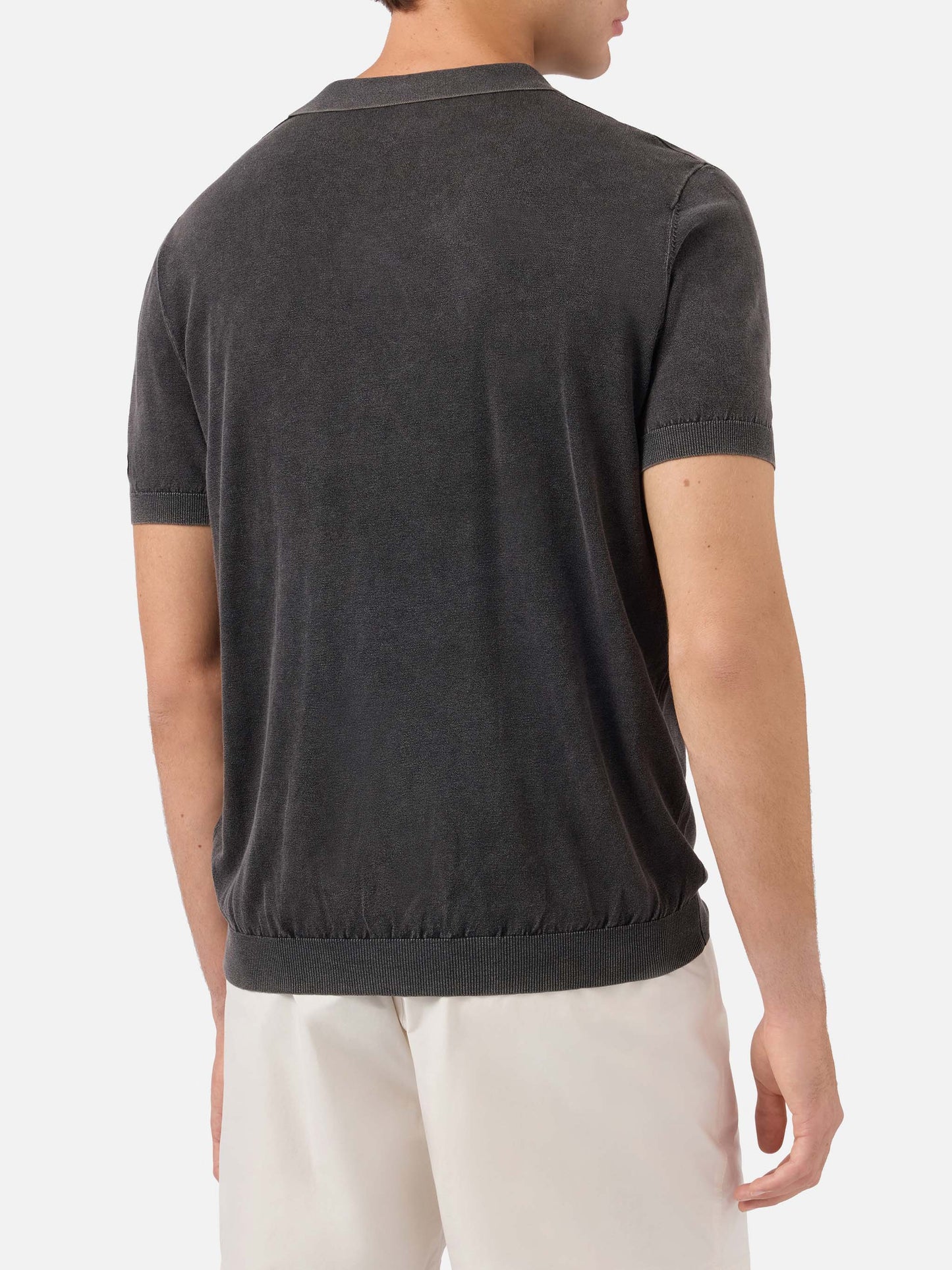 Schwarzes gestricktes Poloshirt Sloan ohne Knöpfe mit Vintage-Behandlung 