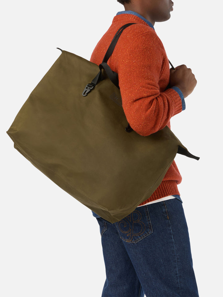 Nahtlose gewachste Maxi-Tasche in Militärgrün 