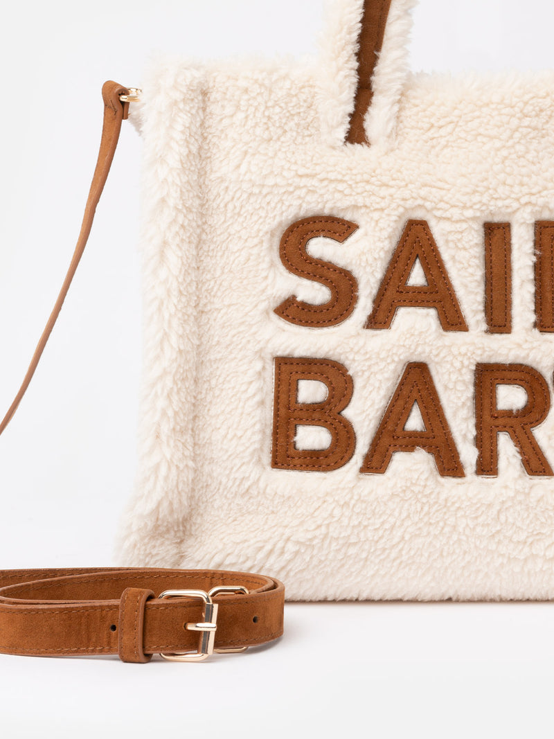 Weiße Soft Bag Small aus Teddyfell mit Saint Barth-Logo und Schultergurt