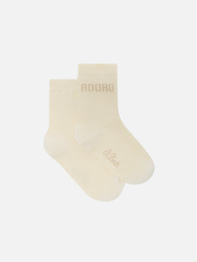 Chaussettes blanc cassé avec inscription Adoro 