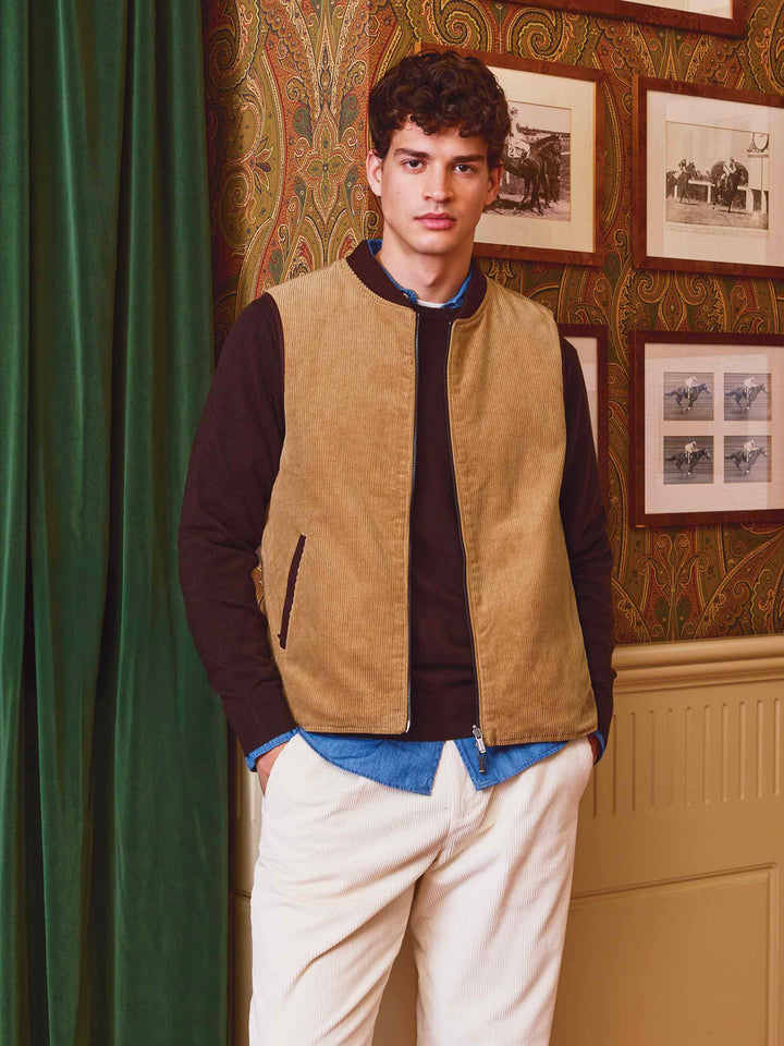 Chaleco reversible Spencer en pana beige con interior marrón 