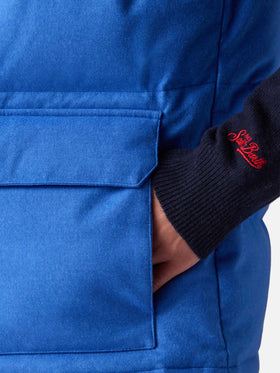 Herrenweste aus blauer Wolle mit Daunenfüllung und Taschen
