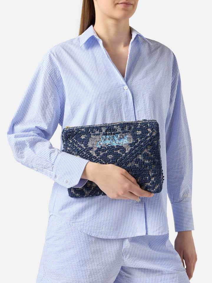 Weich strukturierter getufteter Beutel