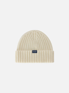 Gorro beanie Wengen color blanco roto con bordado Bombardino 