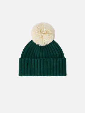 Grüne Wengen-Mütze mit Pompon und St. Barth-Stickerei 