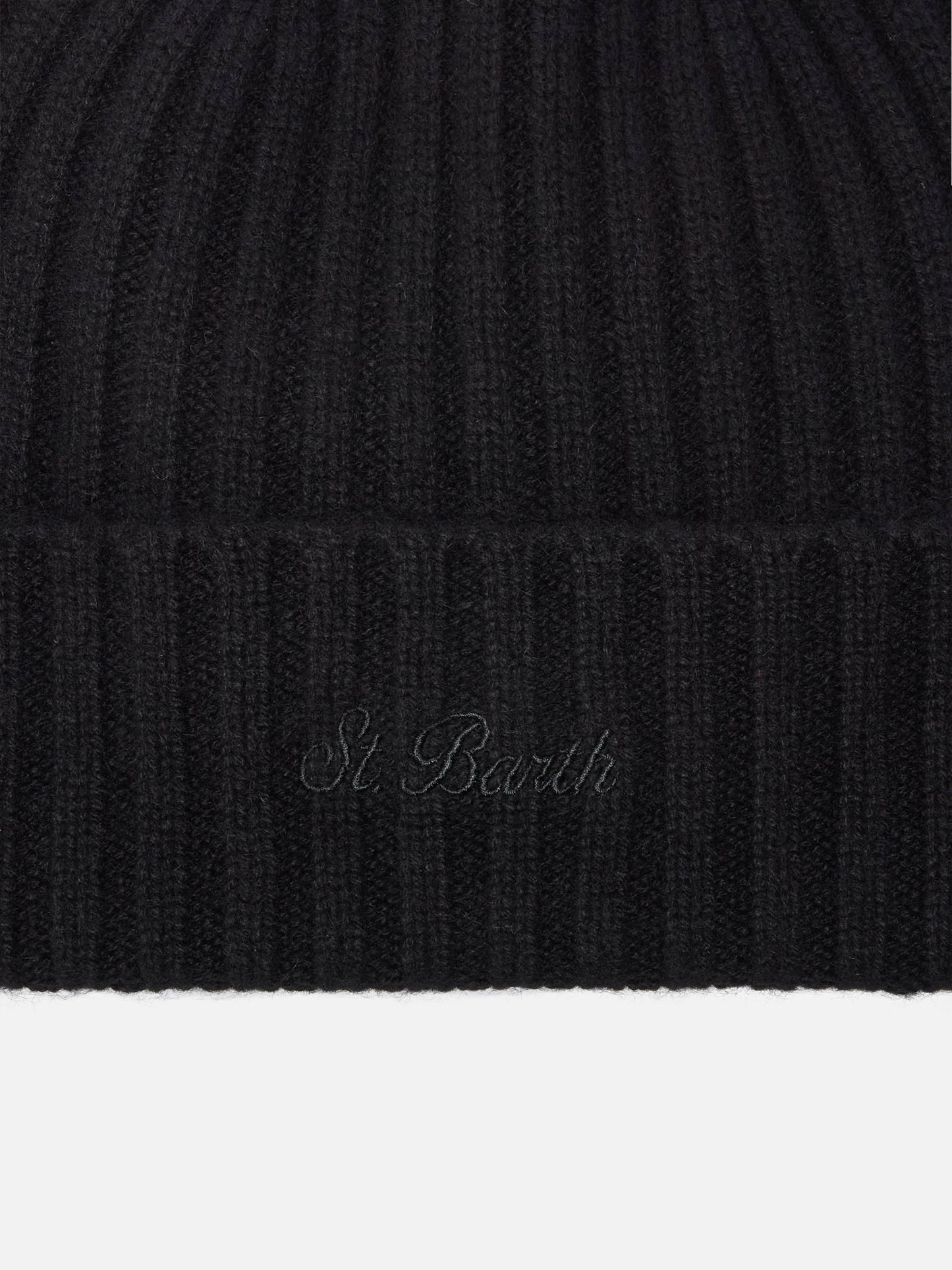 Berretto  Wengen in cashmere nero con Ricamo St. Barth sul risvolto