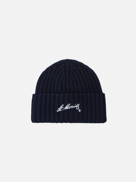Wengen beanie in cashmere in blue with St. Moritz embroidery