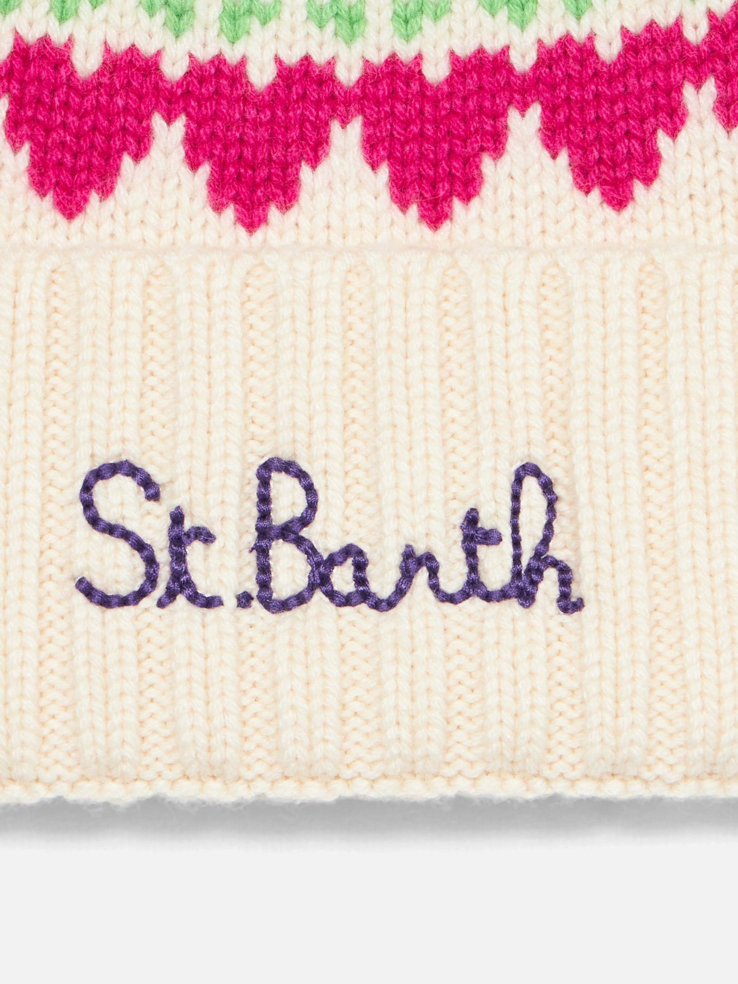Weiße Damenmütze mit Fair-Isle-Herz-Jacquard