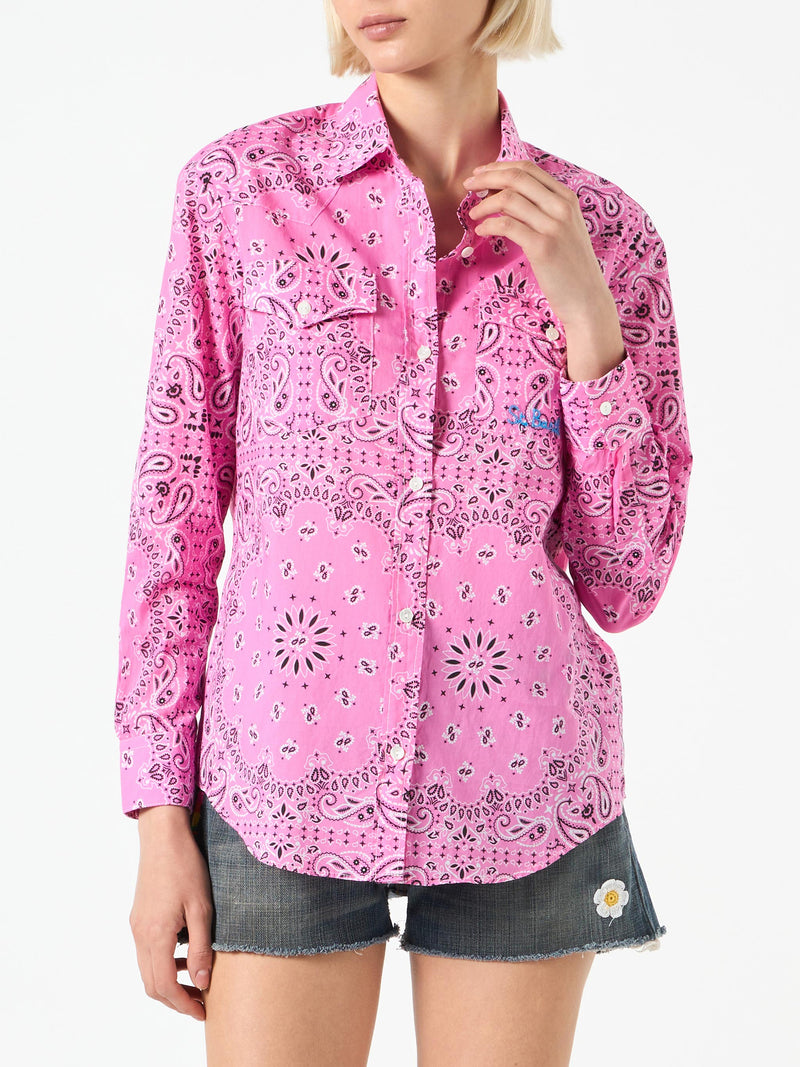 Camicia da donna con stampa bandana rosa