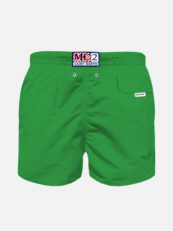 Grüne Badeshorts für Jungen aus hellem Stoff | Pantone™ Sonderausgabe