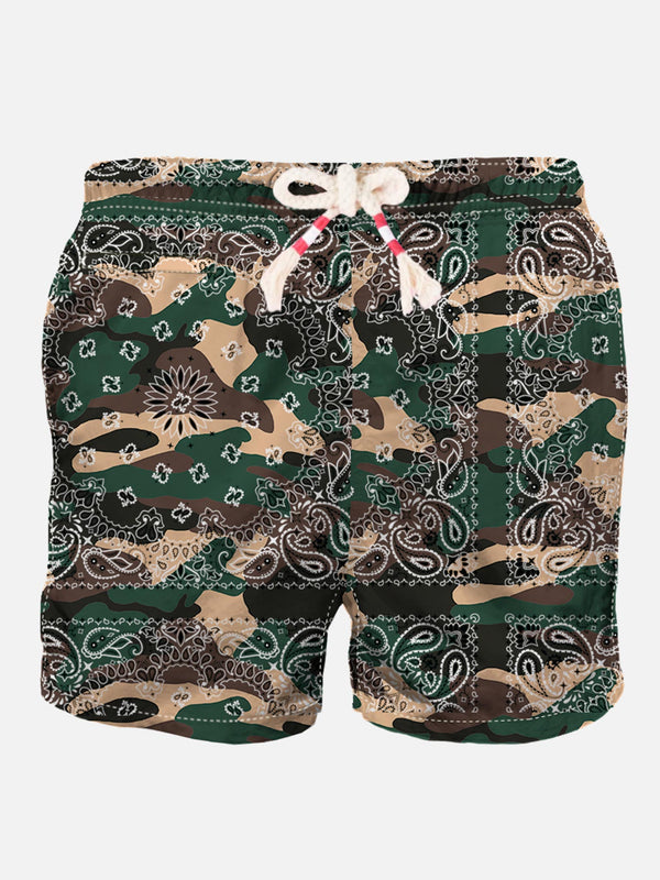 Herren-Badeshorts mit Camouflage-Bandanna-Print