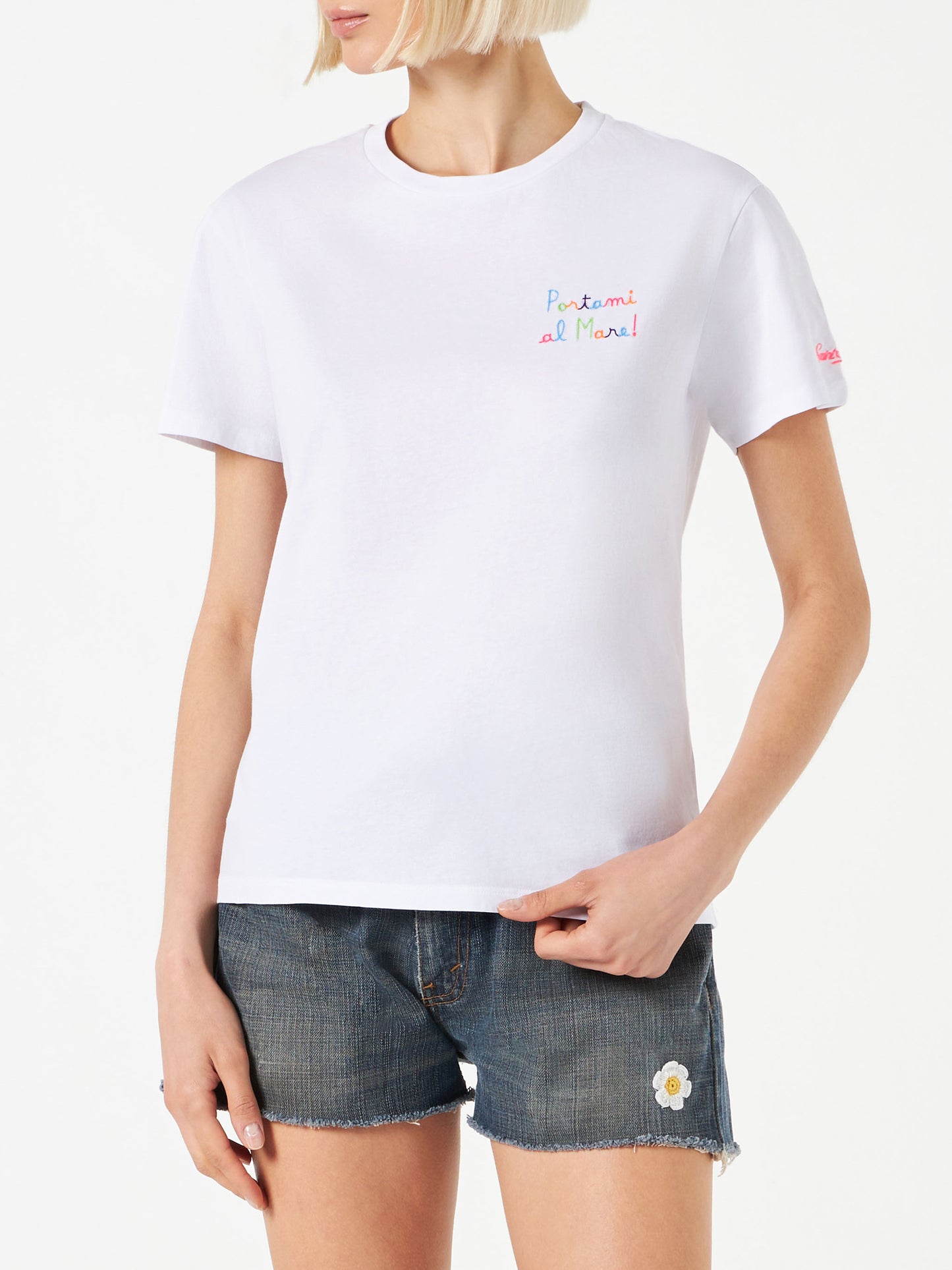 Woman cotton t-shirt with Portami al mare! embroidered