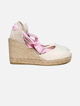 Espadrillas aus Canvas mit Naturdruck, hohem Keilabsatz und Knöchelspitze