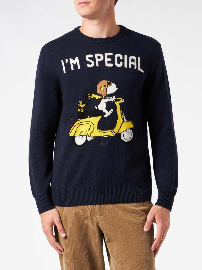 Maglia da uomo girocollo con stampa jacquard scooter Snoopy | SNOOPY - EDIZIONE SPECIALE ©PEANUTS