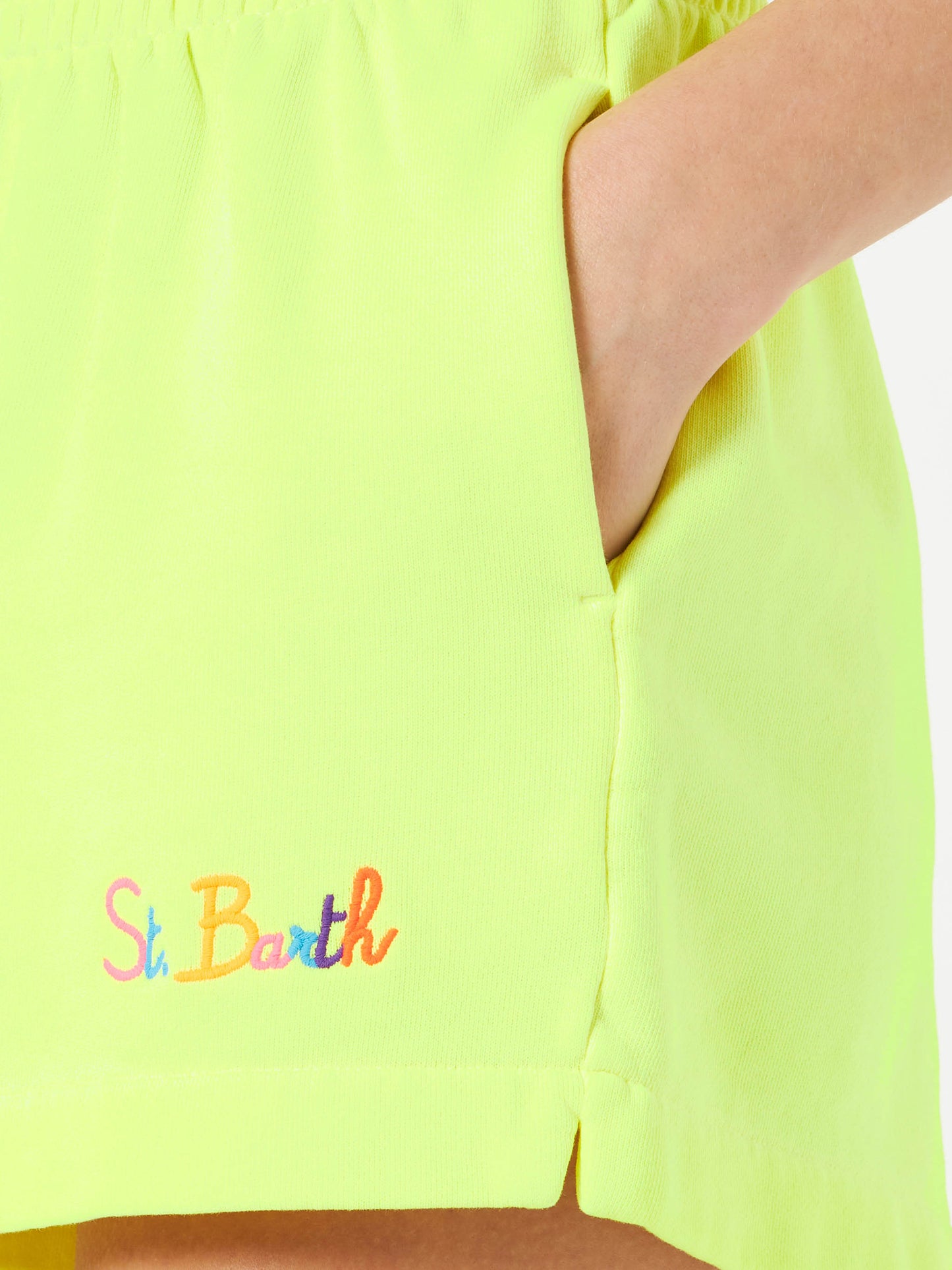 Pantaloncini corti da donna in cotone giallo fluo