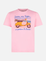 T-shirt da uomo in cotone trattamento vintage con stampa Dammi una Vespa e ti porto a St. Barth | EDIZIONE SPECIALE VESPA®