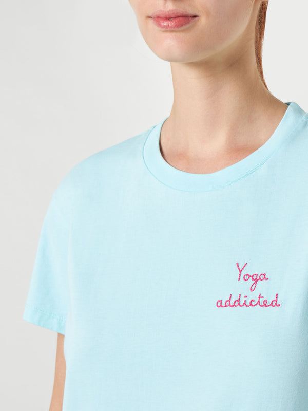 Woman cotton t-shirt with "yoga addicted" embroidered writing