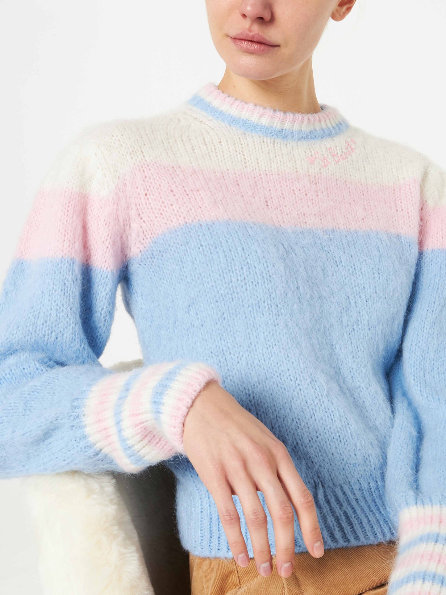Maglione in misto alpaca garzato con maniche a sbuffo e ricamo St. Barth