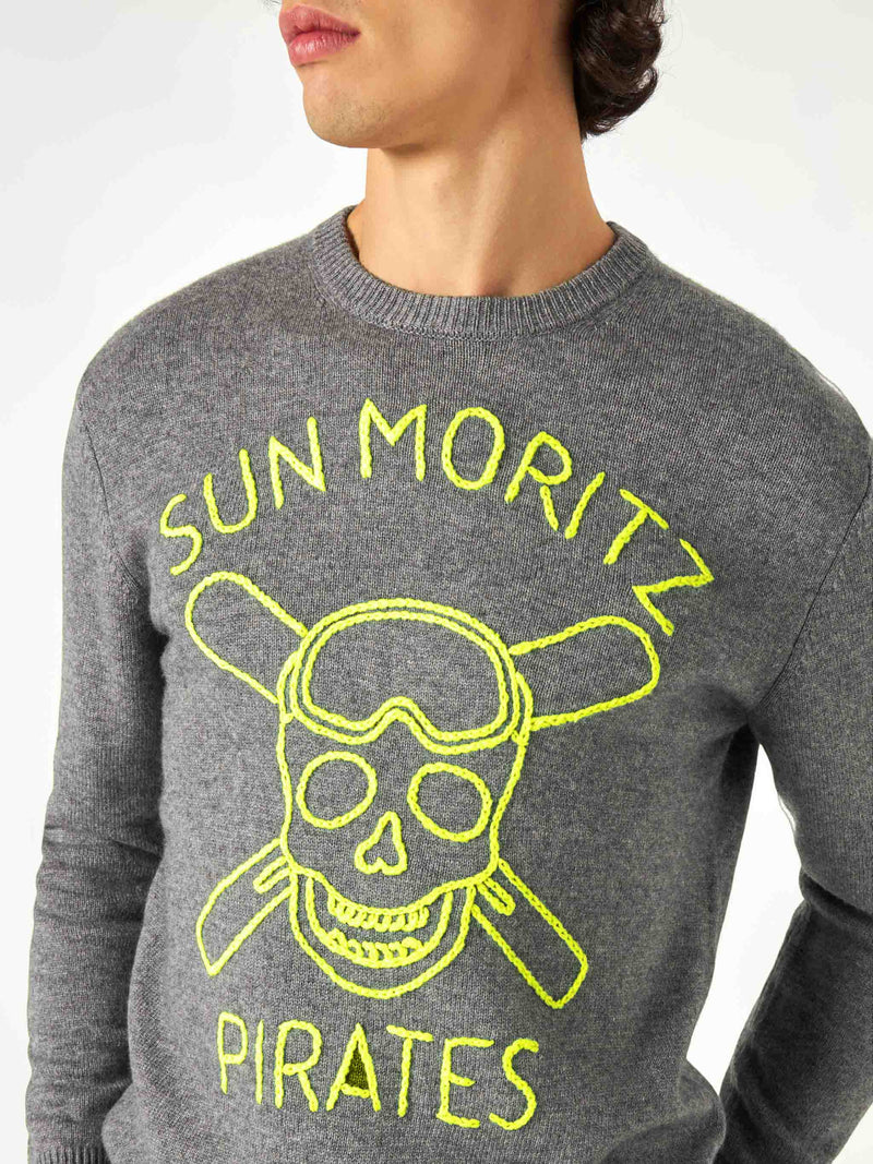 Grauer Herrenpullover Sun Moritz Pirates mit Fluo-Stickerei