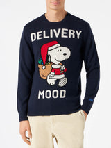 Man navy blue sweater with Snoopy print | PEANUTS™ SPECIAL EDITION