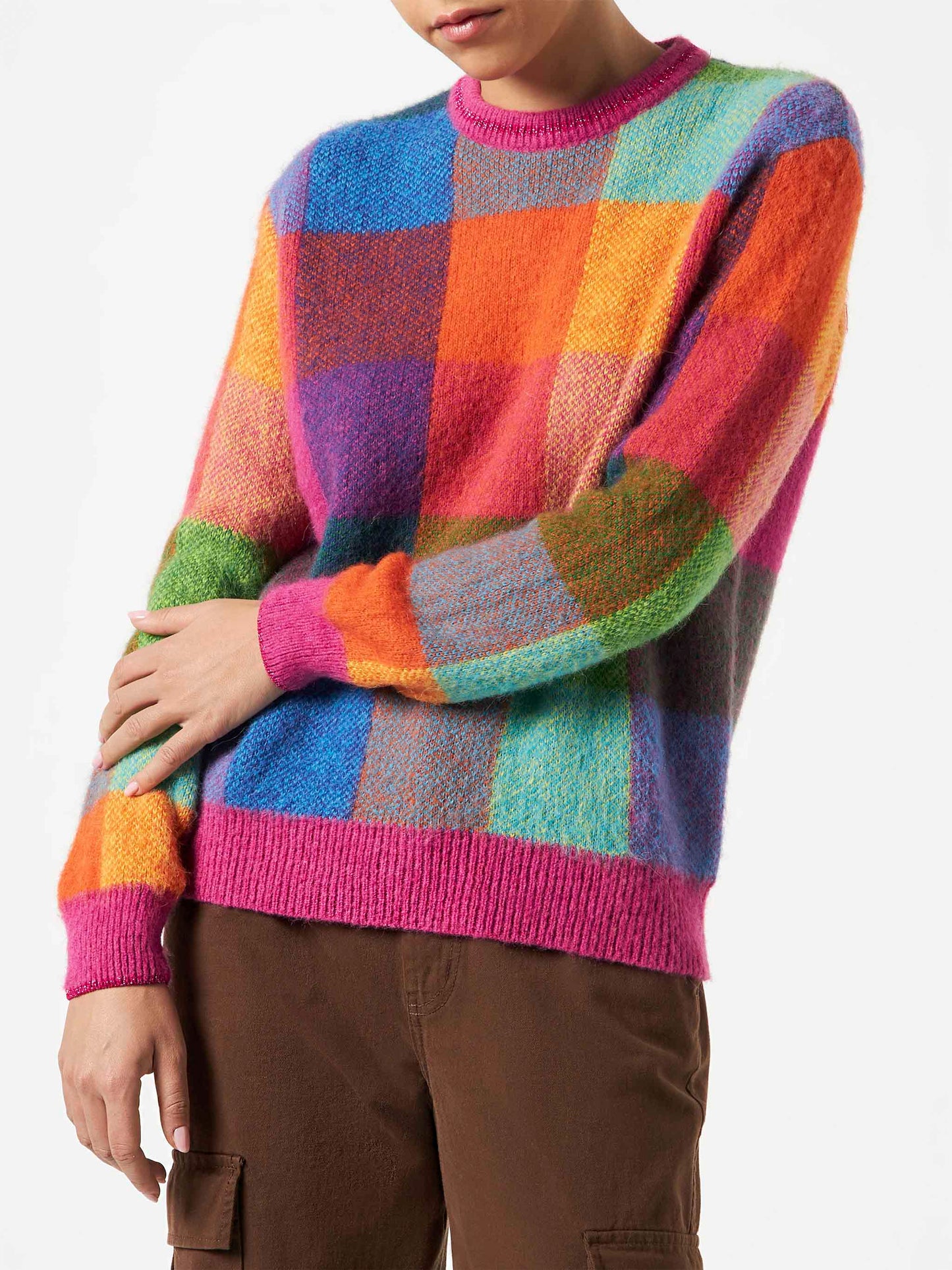 Woman brushed sweater with check pattern