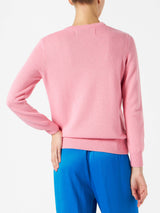 Woman pink sweater All you need is love embroidery