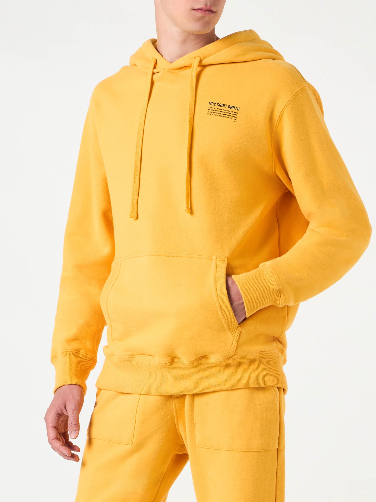 Gelber ockerfarbener Kapuzenpullover | Pantone® Sonderausgabe