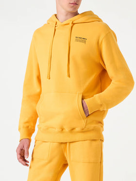 Gelber ockerfarbener Kapuzenpullover | Pantone® Sonderausgabe